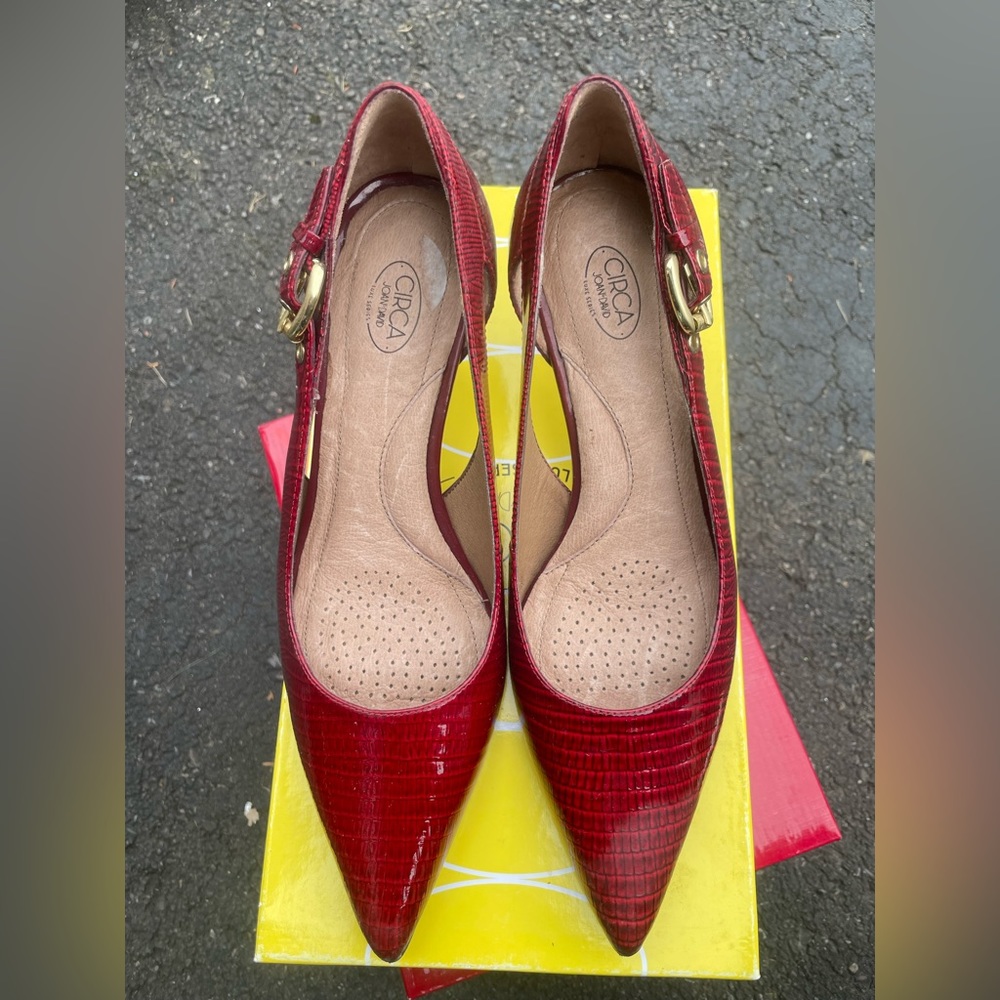 Circa Joan & David red patent kitten heel 6.5 brand new!